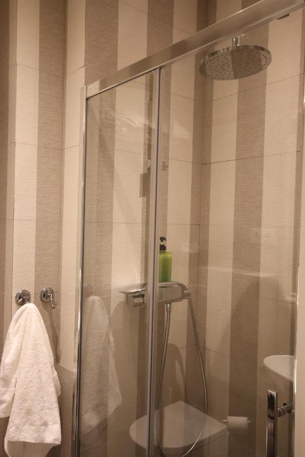 מדריד Apartamento Garcia Paredes Solo Adultos מראה חיצוני תמונה